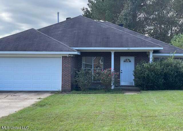 Property at 180 Greenfield Ln, Pearl, MS 39208, 3 beds, 2 baths