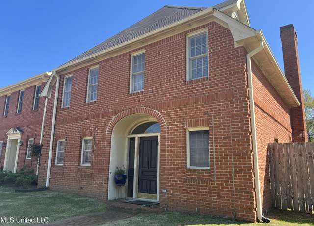 Property at 1 Village Green Cir, Jackson, MS 39211, 3 beds, 2.5 baths