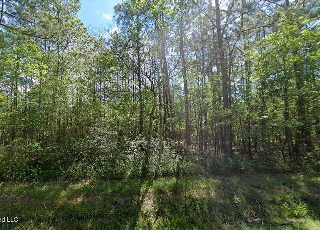 Property at 01 Laurel St, Bay Saint Louis, MS 39520