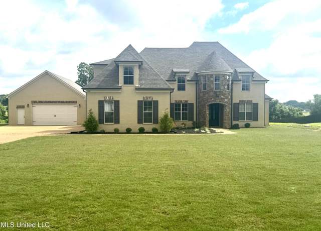 Property at 5322 Grays Valley Dr, Hernando, MS 38632, 5 beds, 3 baths