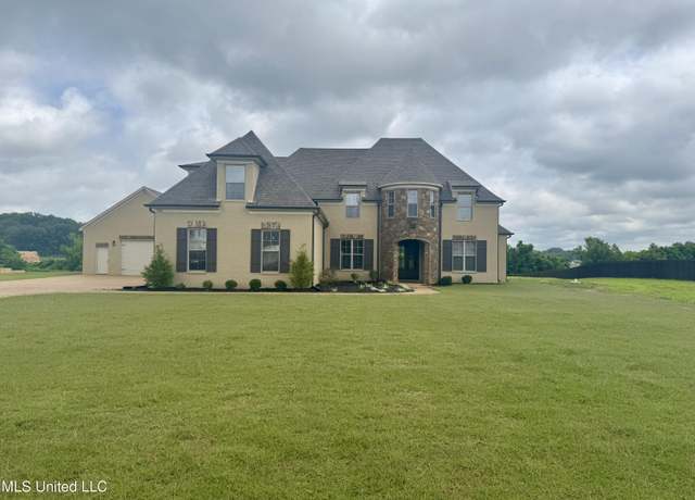 Property at 5322 Grays Valley Dr, Hernando, MS 38632, 5 beds, 3 baths
