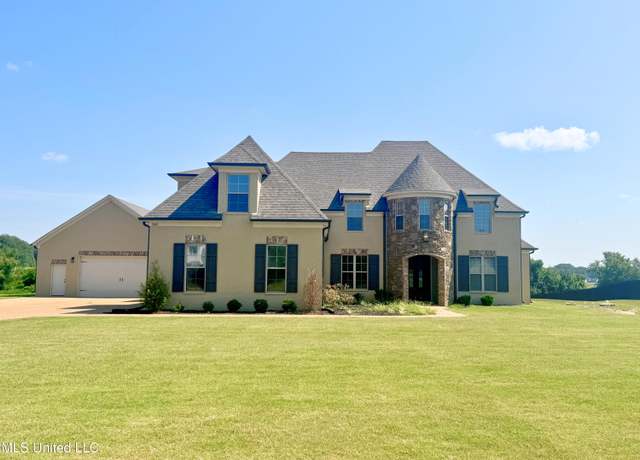 Property at 5322 Grays Valley Dr, Hernando, MS 38632, 5 beds, 3 baths
