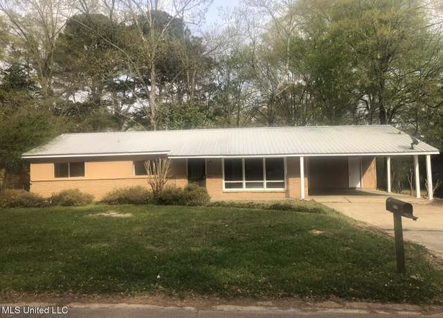 Property at 3114 Suncrest Dr, Jackson, MS 39212, 4 beds, 2 baths