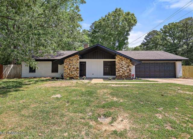 Property at 100 Cedarwood Dr, Jackson, MS 39212, 4 beds, 2 baths