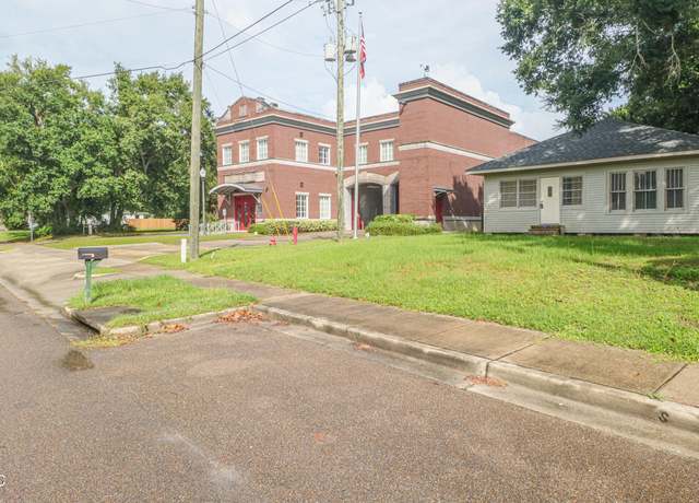 Property at 124 E Second St, Long Beach, MS 39560, 2 beds, 2 baths