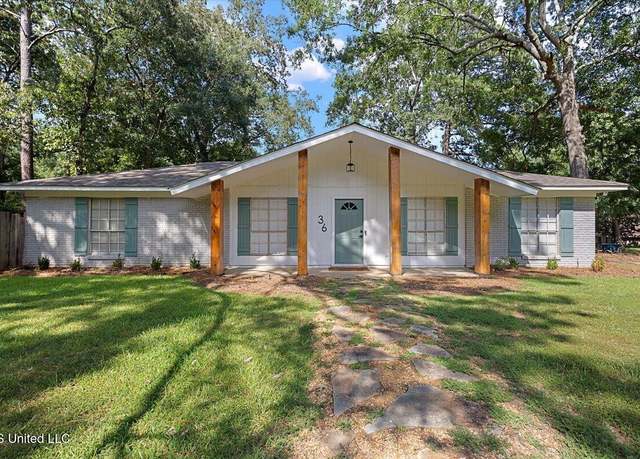 Property at 36 Pebble Hill Dr, Brandon, MS 39042, 3 beds, 2 baths