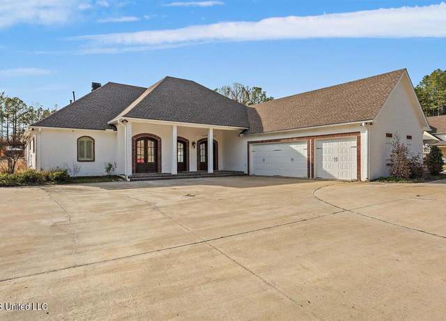 Property at 405 Del Rio Dr, Brandon, MS 39047, 4 beds, 3.5 baths
