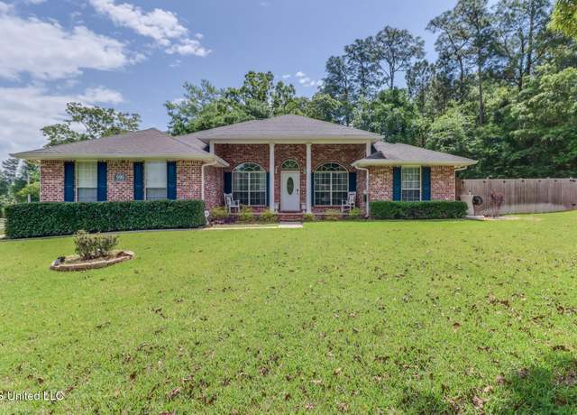 Property at 990 Kahana St, Diamondhead, MS 39525, 4 beds, 2 baths