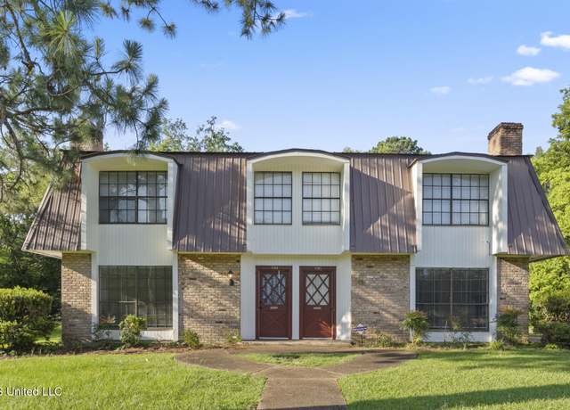 Property at 1121 Woodfield Dr #23, Jackson, MS 39211, 4 beds, 3 baths
