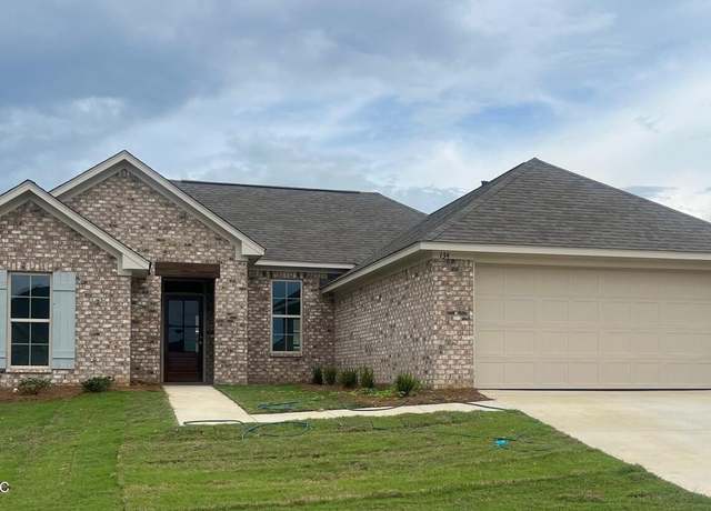 Property at 134 Madisonville Dr, Canton, MS 39046, 3 beds, 2 baths