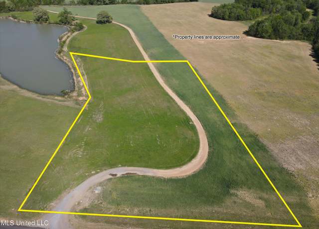 Property at 6 Como Trace Dr, Senatobia, MS 38668