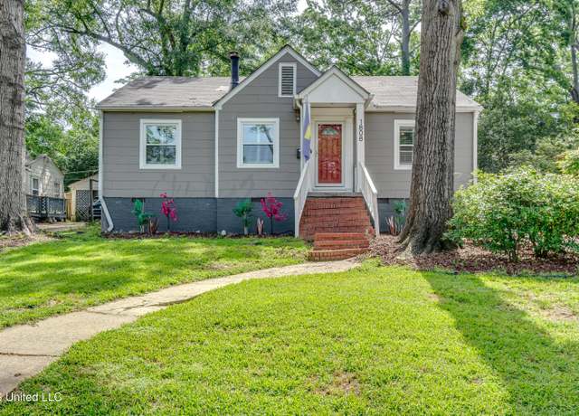 Property at 1808 Myrtle St, Jackson, MS 39202, 3 beds, 2 baths