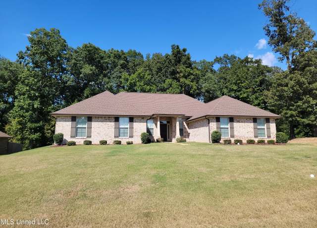 Property at 9598 Nielsen Dr, Olive Branch, MS 38654, 4 beds, 2.5 baths