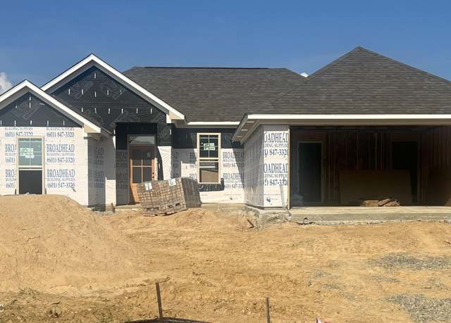 Property at 140 Madisonville Dr, Canton, MS 39046, 3 beds, 2 baths