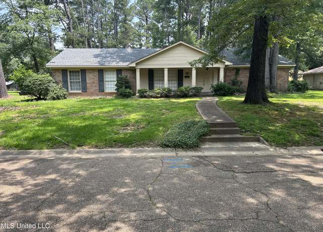 Property at 5308 Briarfield Rd, Jackson, MS 39211, 4 beds, 2 baths
