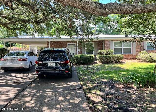 Property at 2117 Fulton Ave, Pascagoula, MS 39567, 3 beds, 1 bath