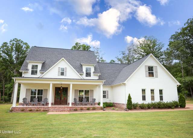 Property at 13033 Pebble View Dr, Byhalia, MS 38611, 6 beds, 3.5 baths