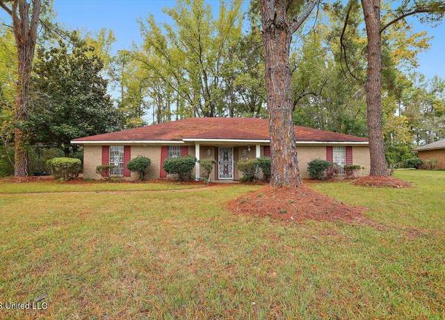 Property at 860 Rutherford Dr, Jackson, MS 39206, 4 beds, 2 baths