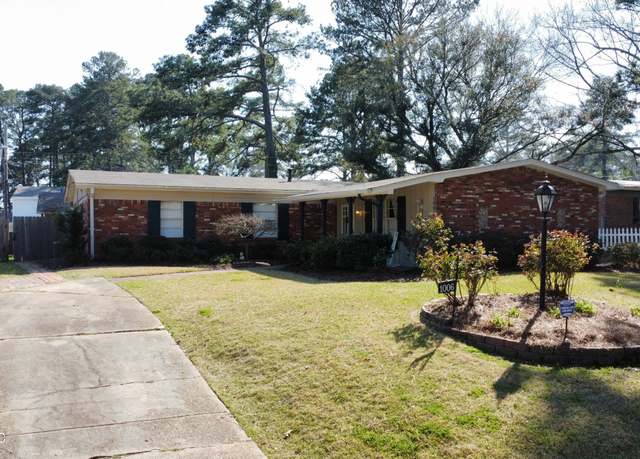 Property at 1006 Arlington St, Clinton, MS 39056, 3 beds, 2 baths
