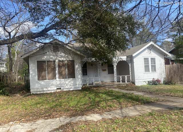 Property at 848 Fairview St, Jackson, MS 39202, 4 beds, 2 baths