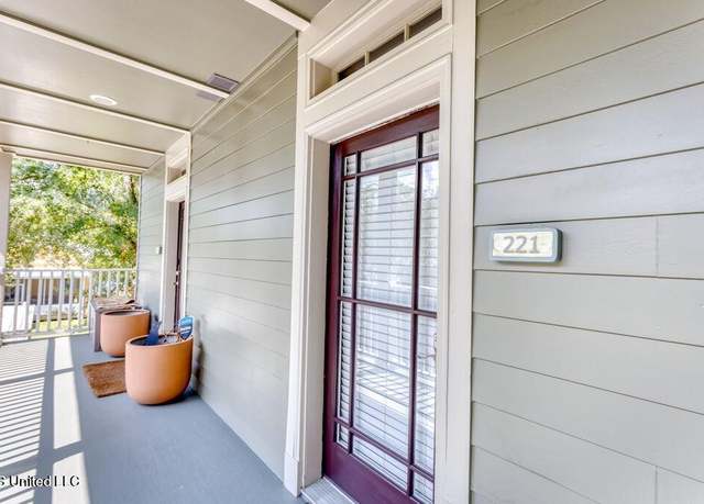 Property at 922 Porter Ave #221, Ocean Springs, MS 39564, 1 bed, 1.5 baths
