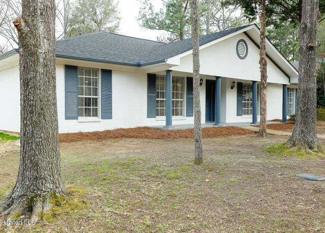 Property at 1707 Plantation Boulevard Blvd, Jackson, MS 39211, 4 beds, 2 baths