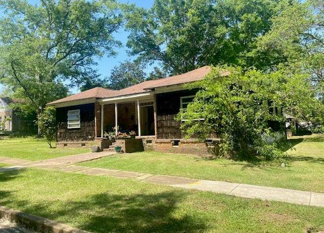 Property at 134-136 New York Ave, Mccomb, MS 39648, 6 beds, 4 baths