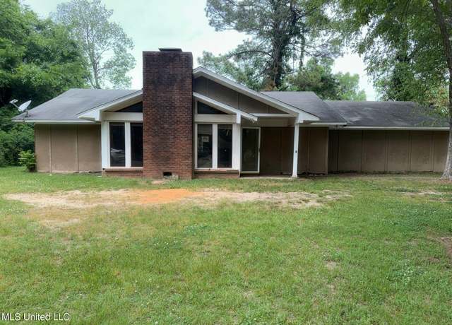 Property at 1301 River Bend Cv, Vicksburg, MS 39183, 3 beds, 2 baths