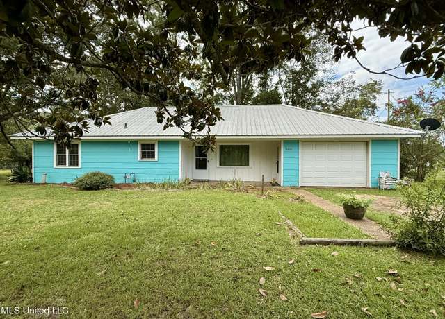 Property at 3010 Georgetown St, Hazlehurst, MS 39083, 2 beds, 2 baths