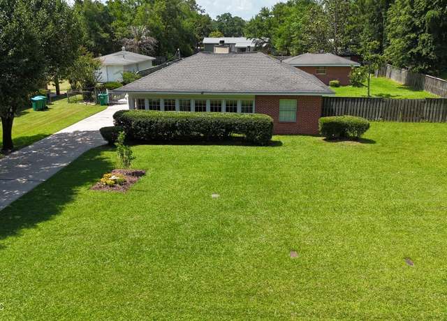Property at 202 45th St, Gulfport, MS 39507, 3 beds, 2 baths