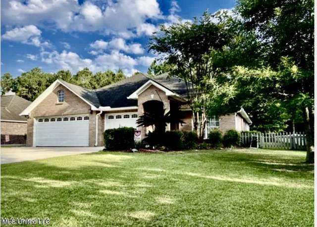 Property at 1709 Fairway Dr, Gautier, MS 39553, 4 beds, 2.5 baths