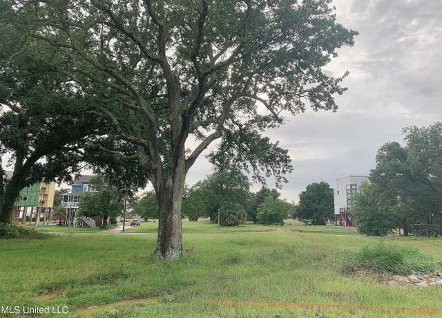 Property at 118 Miramar Ave, Biloxi, MS 39530