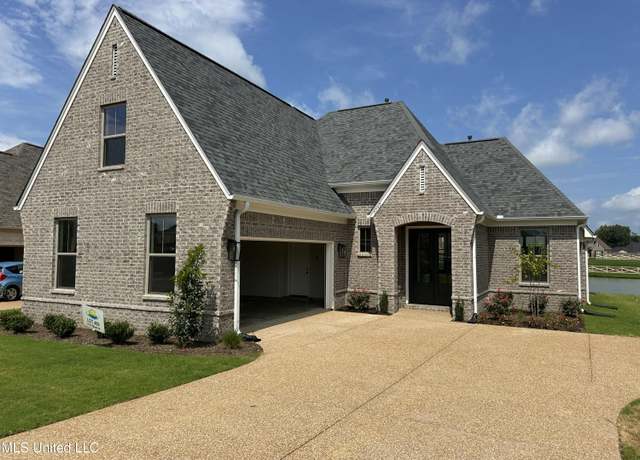 Property at 3747 Roland Dr, Southaven, MS 38672, 4 beds, 2 baths