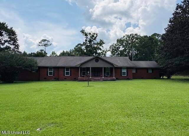 Property at 1404 Neal Rd, Picayune, MS 39466, 3 beds, 2.5 baths
