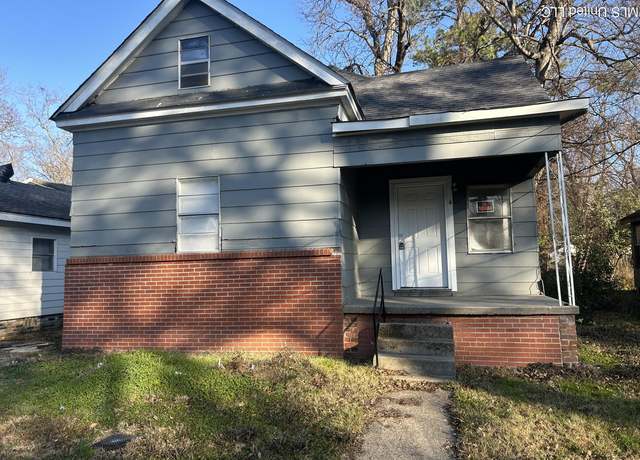 Property at 450 Derrick St, Jackson, MS 39203, 3 beds, 1.5 baths