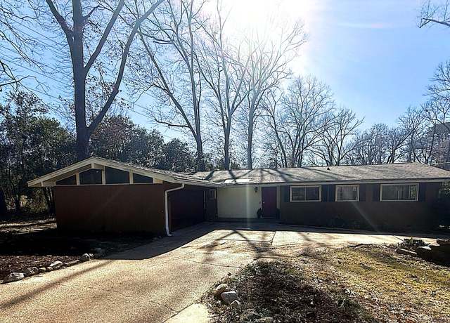 Property at 235 Daniel Lake Blvd, Jackson, MS 39212, 3 beds, 2.5 baths