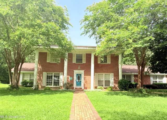 Property at 588 Robin Rd, Grenada, MS 38901, 5 beds, 4 baths
