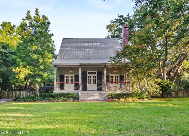 Property at 610 Saint Louis St, Pass Christian, MS 39571, 3 beds, 2 baths