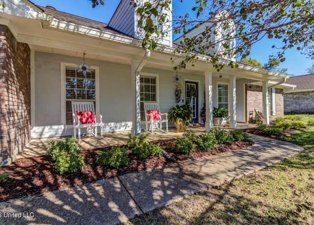 Property at 11516 Wedgewood Ln, Ocean Springs, MS 39564, 3 beds, 2 baths