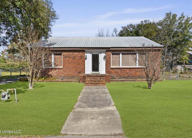 Property at 107 Hickory Ln, Bay Saint Louis, MS 39520, 3 beds, 1 bath