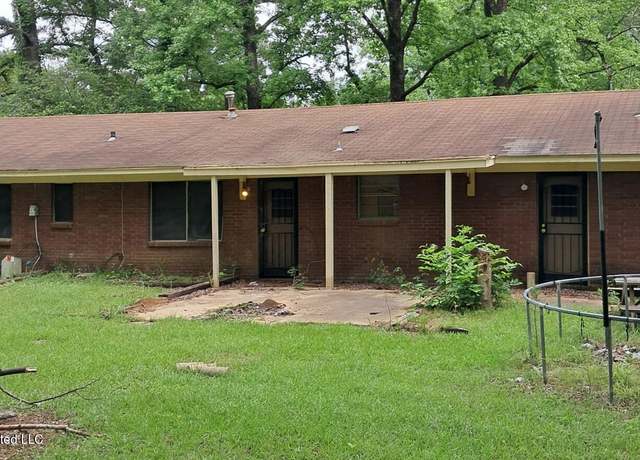 Property at 2943 Suncrest Dr, Jackson, MS 39212, 3 beds, 2 baths