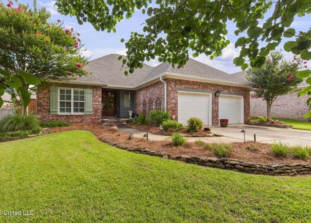 Property at 225 E Towne Dr, Brandon, MS 39042, 3 beds, 2 baths