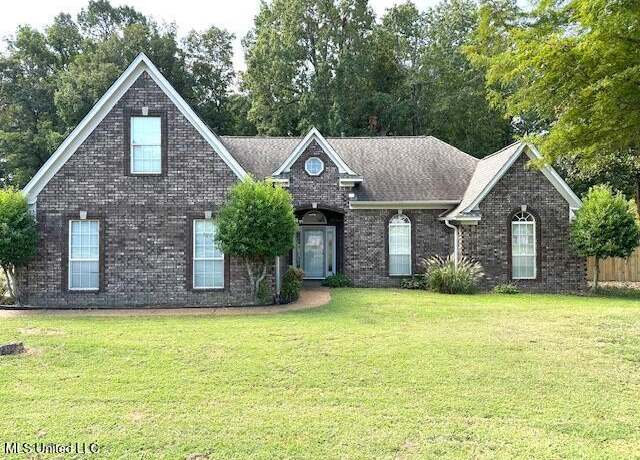 Property at 2539 Greencliff Dr, Southaven, MS 38672, 3 beds, 2 baths