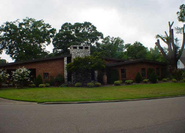 Property at 212 SW 2nd Ave, Magee, MS 39111, 4 beds, 2.5 baths