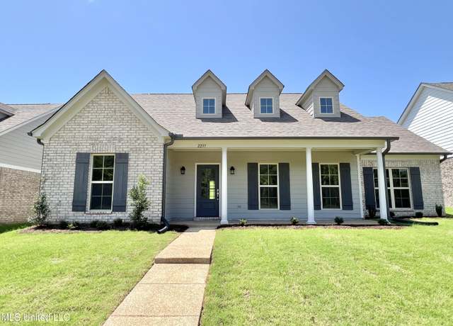 Property at 2233 Scott Meadows Ln, Hernando, MS 38632, 4 beds, 2 baths