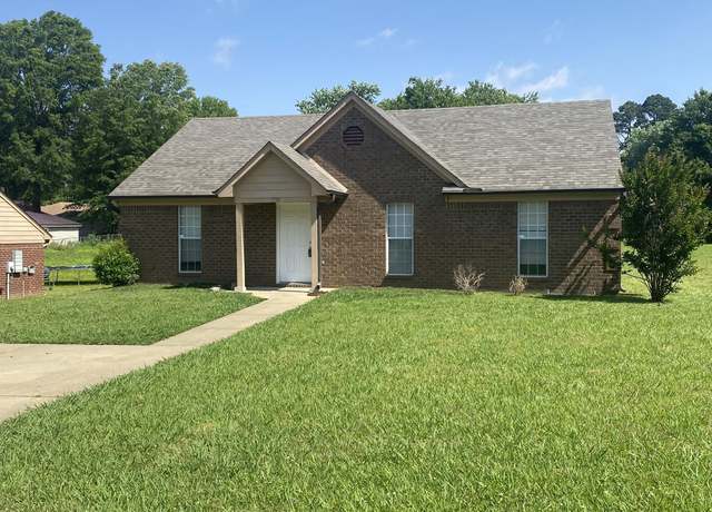 Property at 1774 Dorchester Dr, Southaven, MS 38671, 3 beds, 2 baths