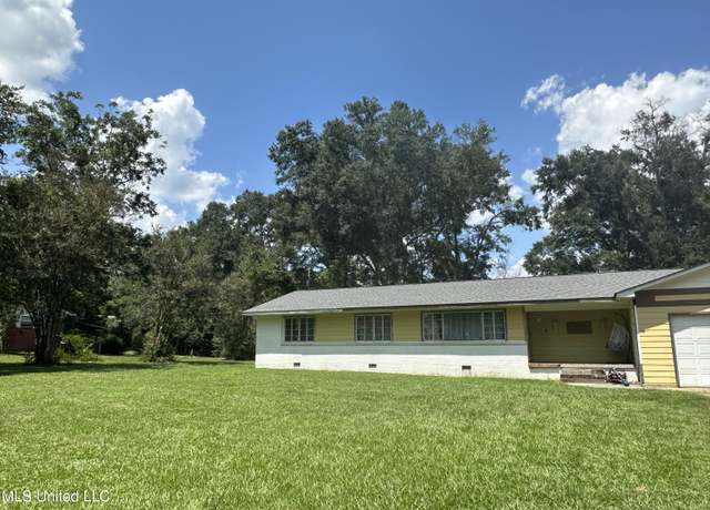 Property at 301 Jaynesville Rd, Mount Olive, MS 39119, 3 beds, 2 baths