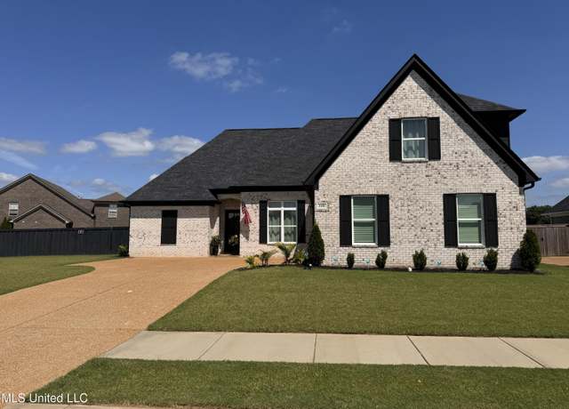 Property at 3158 Summer Ave, Hernando, MS 38632, 4 beds, 3 baths