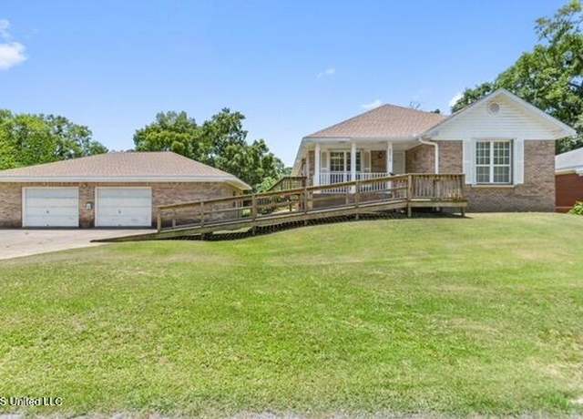 Property at 2210 Cleveland Ave, Pascagoula, MS 39567, 3 beds, 2 baths