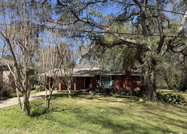 Property at 408 Robinhood Rd, Jackson, MS 39206, 4 beds, 3 baths
